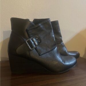 Blowfish Vegan Women’s Baldin, Black Zip Ankle Booties, Size 9